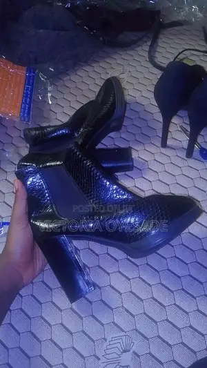 Ladies Black Chelsea Block Heel Ankle Boots
