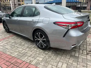 Toyota Camry 2019 Silver