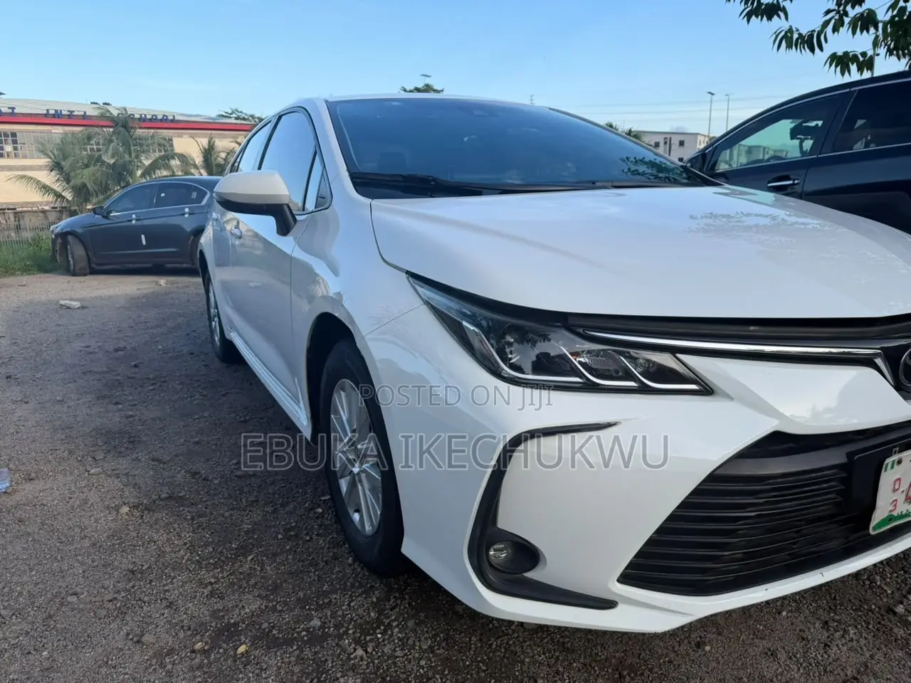 Toyota Corolla LE 2021 White