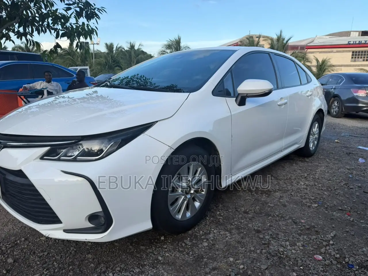 Toyota Corolla LE 2021 White