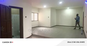 2bdrm Block of Flats in Adoo Road for rent