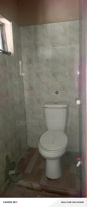 2bdrm Block of Flats in Adoo Road for rent