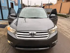 Toyota Highlander Limited 2012 Gray