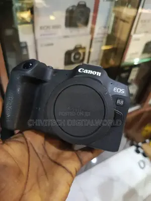 Canon Eos R8