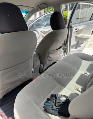 Toyota Corolla 2010 Silver