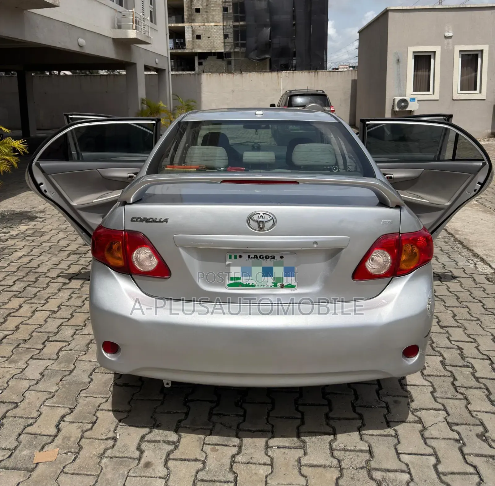 Toyota Corolla 2010 Silver