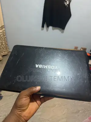 Laptop Toshiba Satellite C855 4GB Intel SSD 500GB