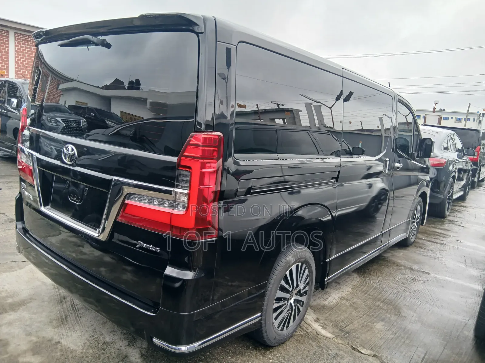 Toyota Quantum 2023 Black