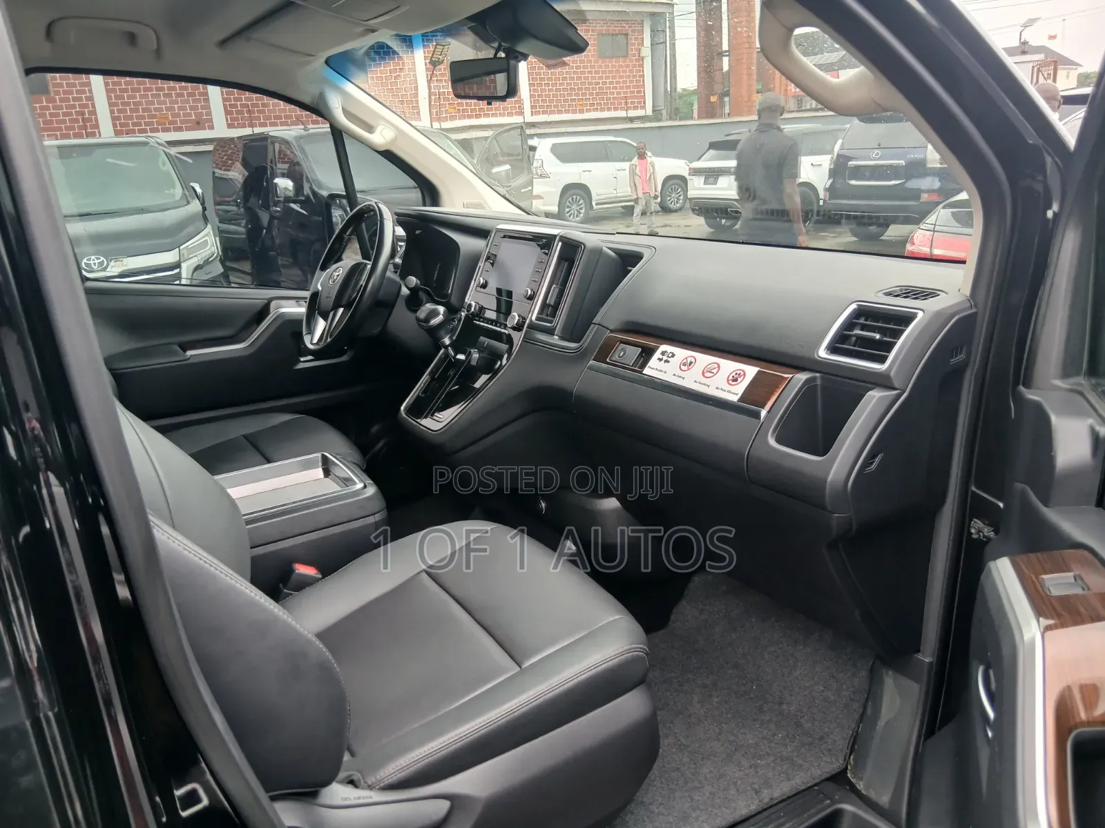 Toyota Quantum 2023 Black