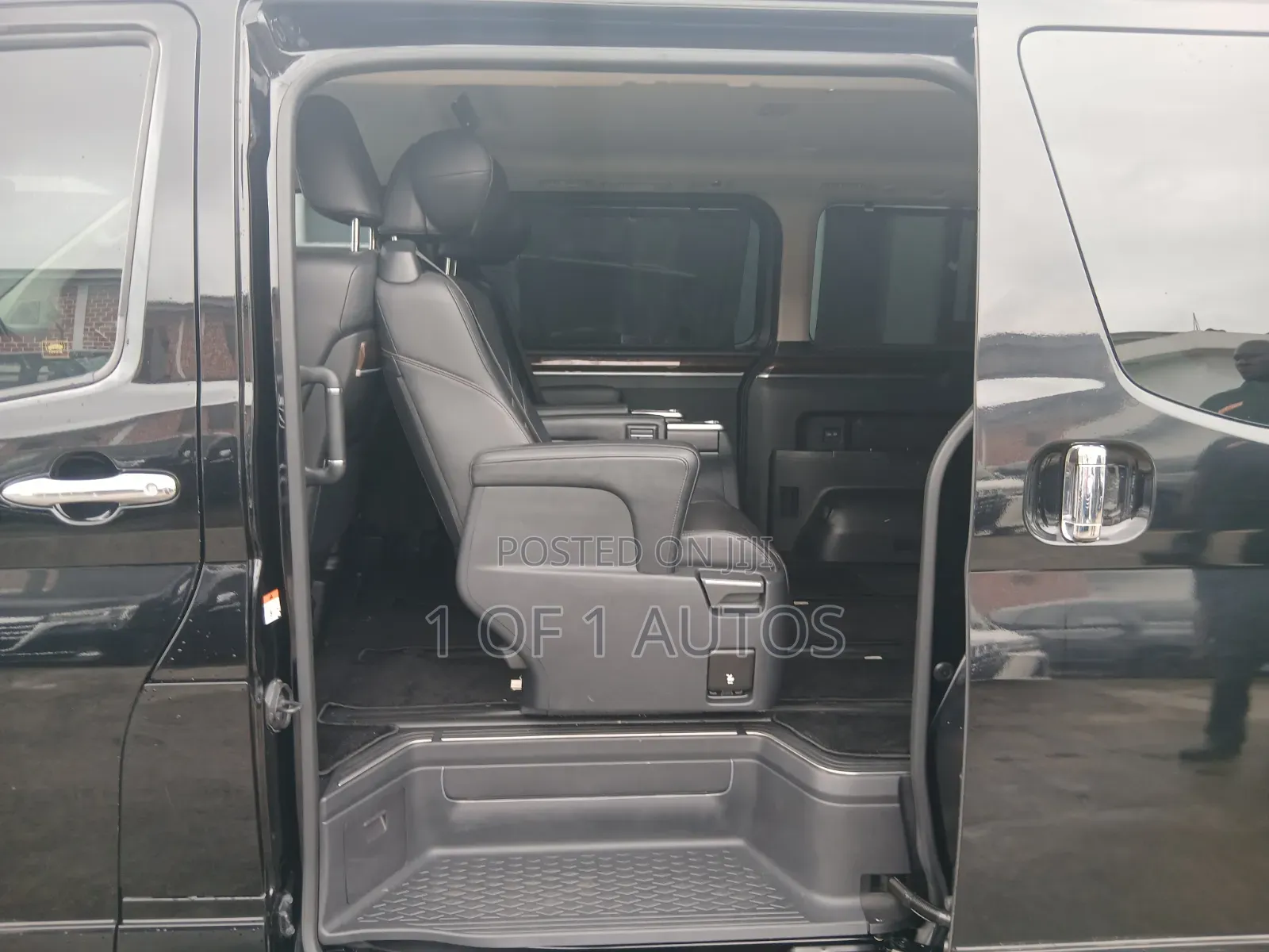 Toyota Quantum 2023 Black