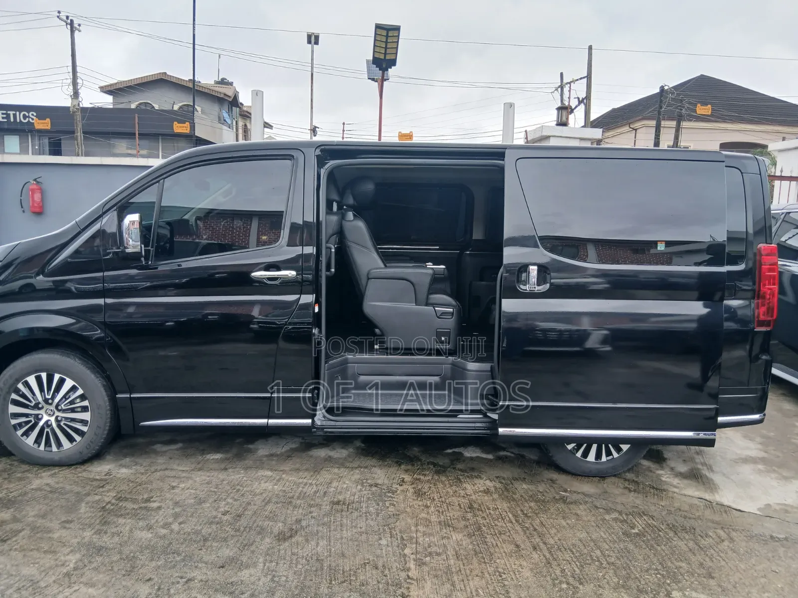 Toyota Quantum 2023 Black