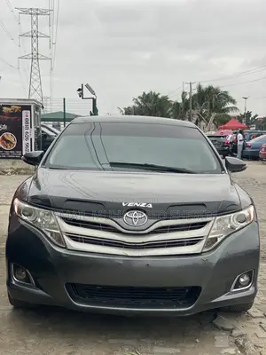 Toyota Venza XLE 2011 Gray