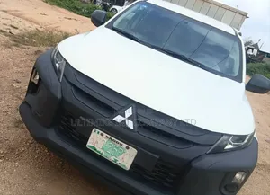 Mitsubishi L300 2018 White