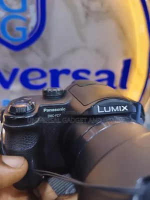 Panasonic Lumix DMC - FZ7 Digital Camera