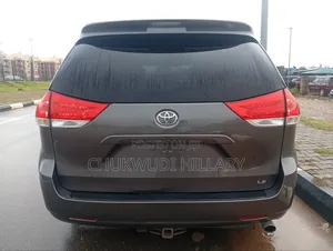 Toyota Sienna 2012 Gray
