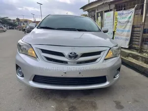 Toyota Corolla 2012 Silver