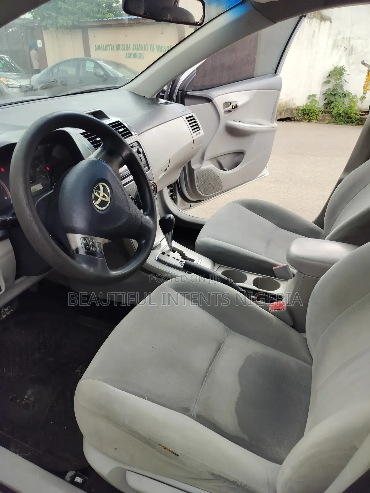 Toyota Corolla 2012 Silver