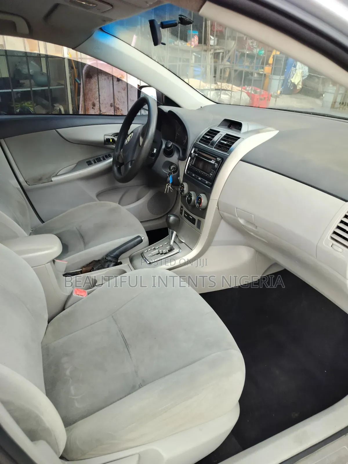 Toyota Corolla 2012 Silver