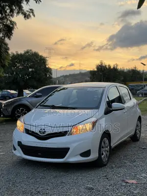 Toyota Yaris LE Hatchback 5dr 2014 White