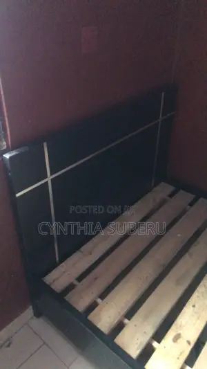 Bedframe 3.5 by 6