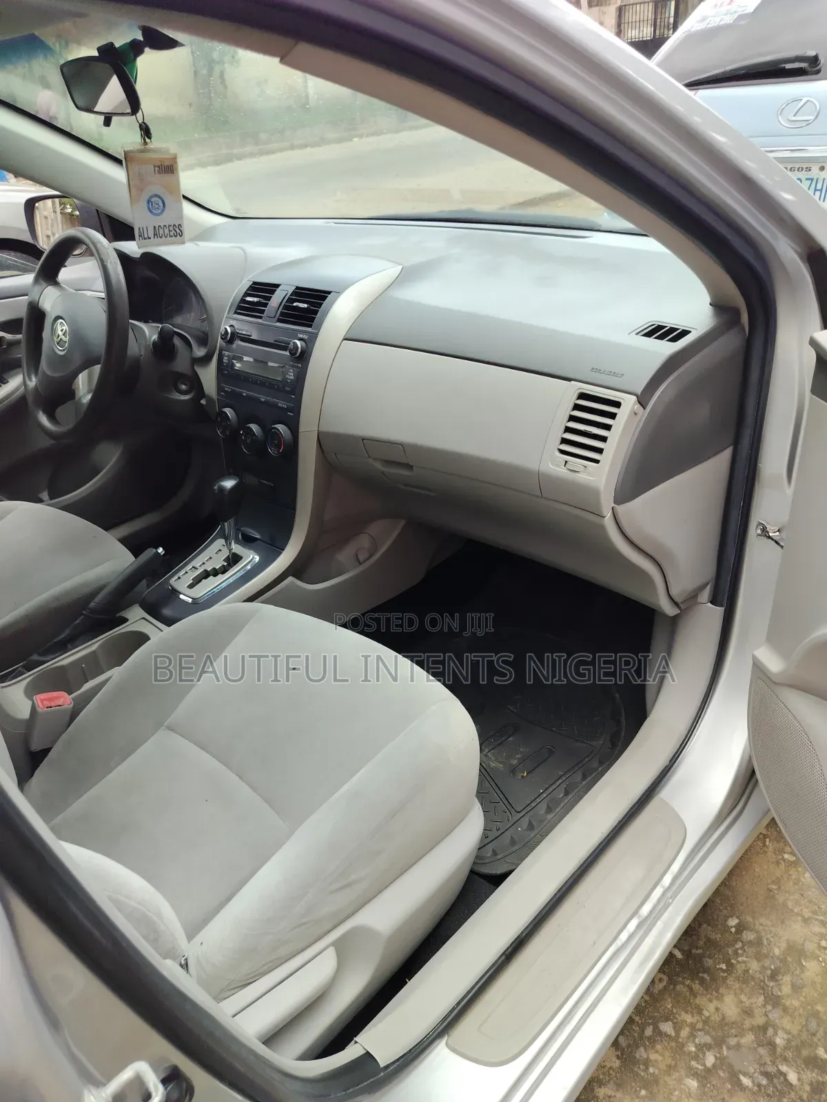 Toyota Corolla 2009 Silver