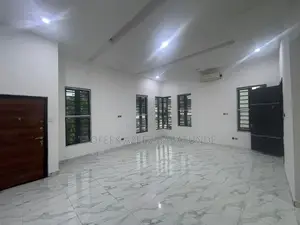 5bdrm Duplex in Chevron for rent