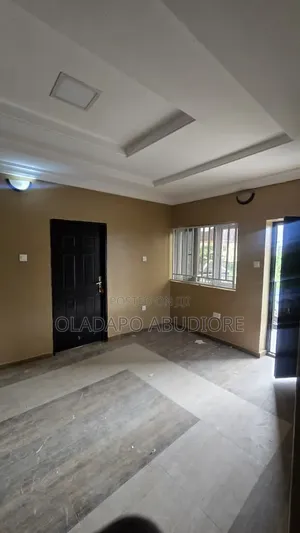 3bdrm Block of Flats in Iyaganku Gra Mobil, Oluyole for rent