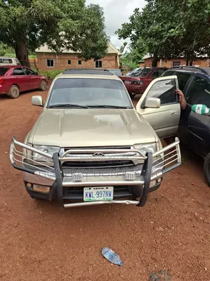 Toyota 4-Runner 2005 Gold