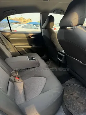 Toyota Camry 2018 Blue