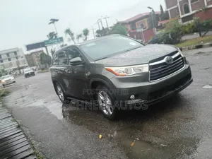 Toyota Highlander Limited 4dr SUV AWD (3.5L 6cyl 6A) 2015 Green