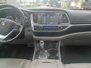 Toyota Highlander Limited 4dr SUV AWD (3.5L 6cyl 6A) 2015 Green