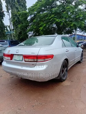 Honda Accord 2004 Silver