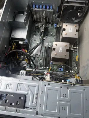 Server Dell PowerEdge T440 32GB Intel Xeon HDD 1T