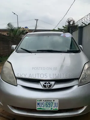 Toyota Sienna 2006 Silver