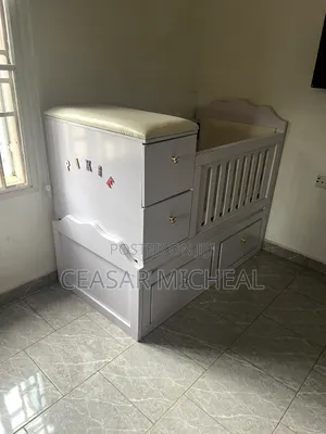Convertible Baby Crib, Foam, Changing Table Drawers for Baby 1-3 Yrs