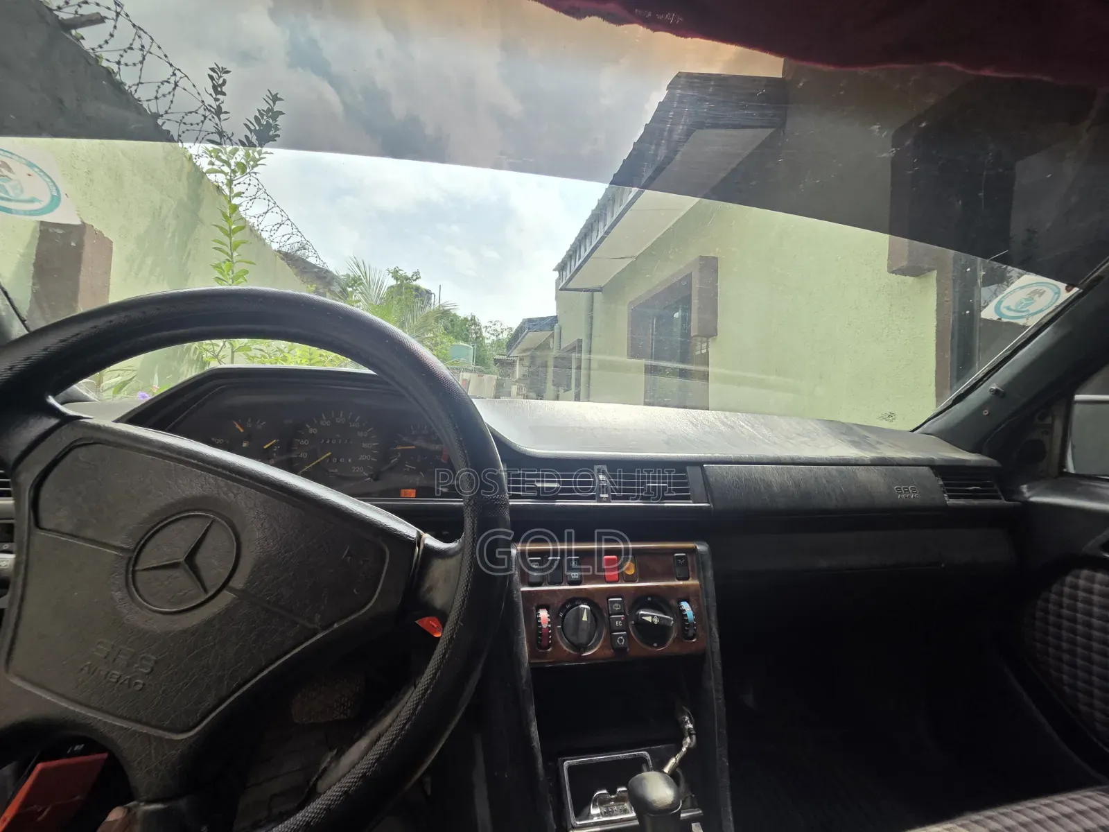 Mercedes-Benz W124 1990