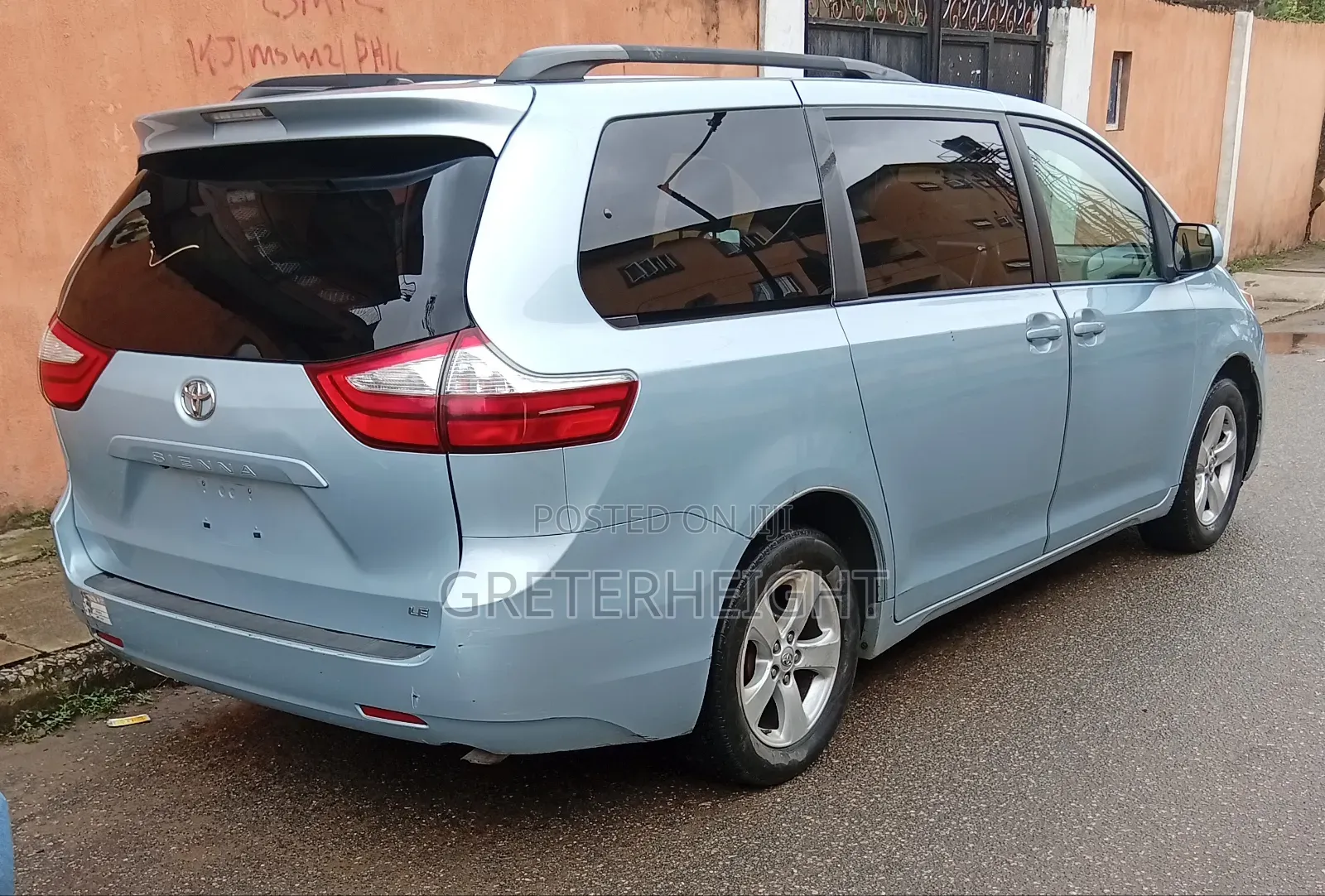 Toyota Sienna 2015 Blue
