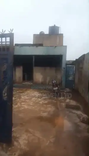 8bdrm House in Ogbayo, Ado-Odo/Ota for sale