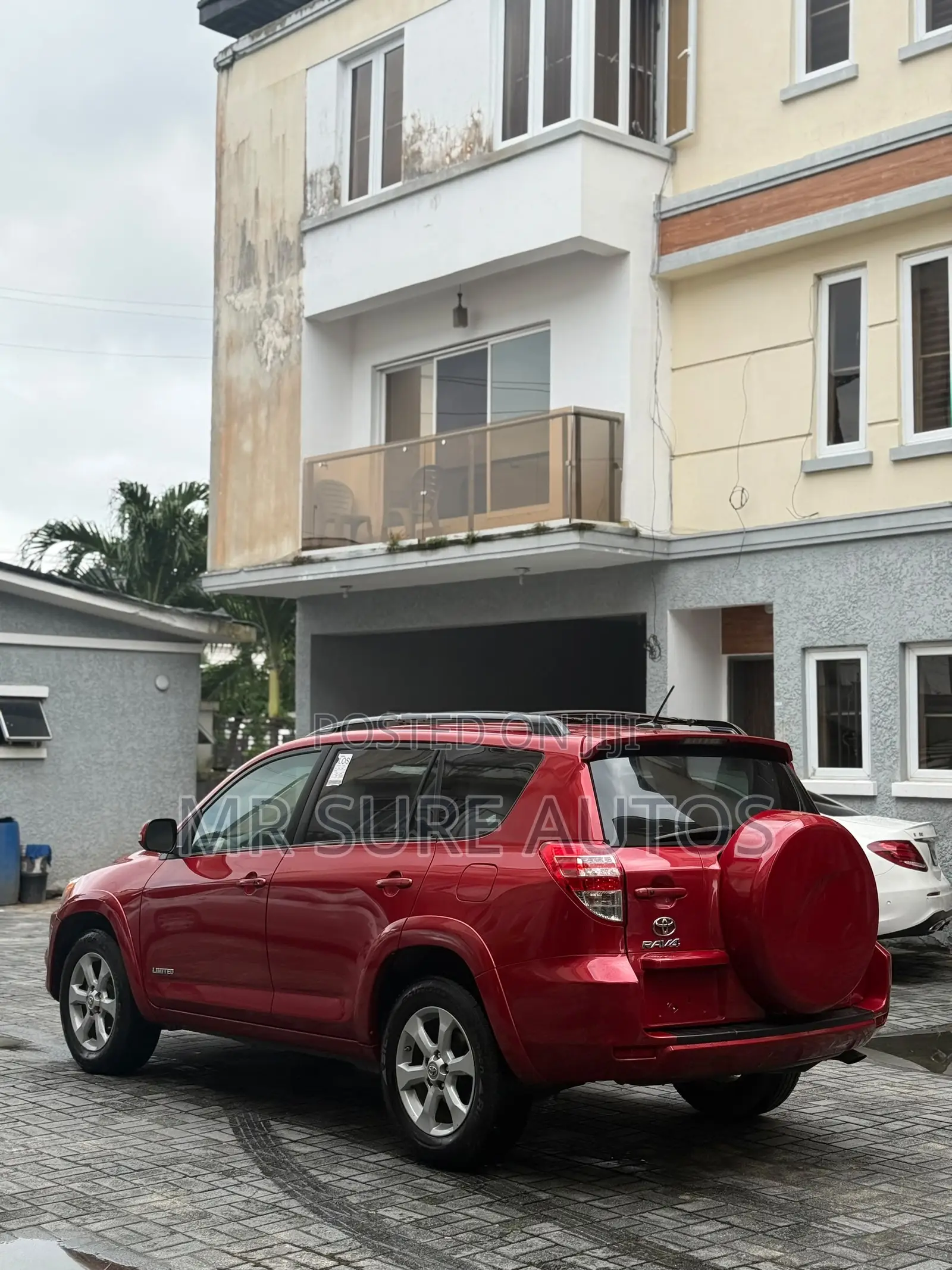 Toyota RAV4 2011 Red