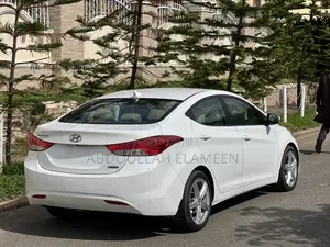Hyundai Elantra 2012 White