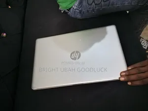 Laptop HP 250 G8 8GB AMD Ryzen 9 SSD 256GB