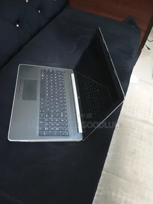 Laptop HP 250 G8 8GB AMD Ryzen 9 SSD 256GB
