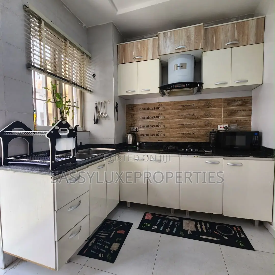 2 Bedroom Modern Duplex