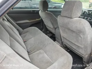 Toyota Camry LE 4dr Sedan (2.4L 4cyl 4A) 2004 Silver