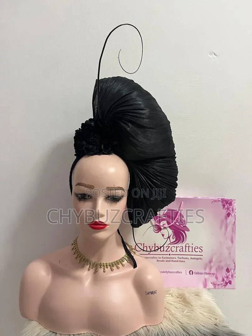 Black Abaca Facinator