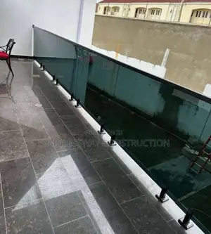 Quality Black Glass Staircase Glass