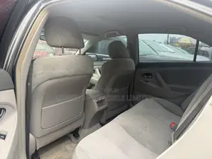Toyota Camry LE 4dr Sedan (2.5L 4cyl 6AM) 2010 Gray