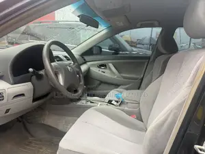 Toyota Camry LE 4dr Sedan (2.5L 4cyl 6AM) 2010 Gray