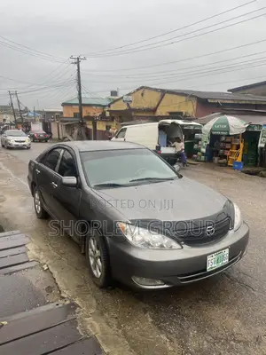 Toyota Camry 2005 Gray