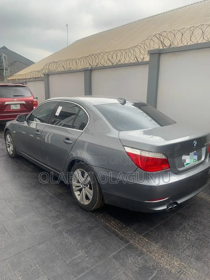 BMW 523i 2010 Silver